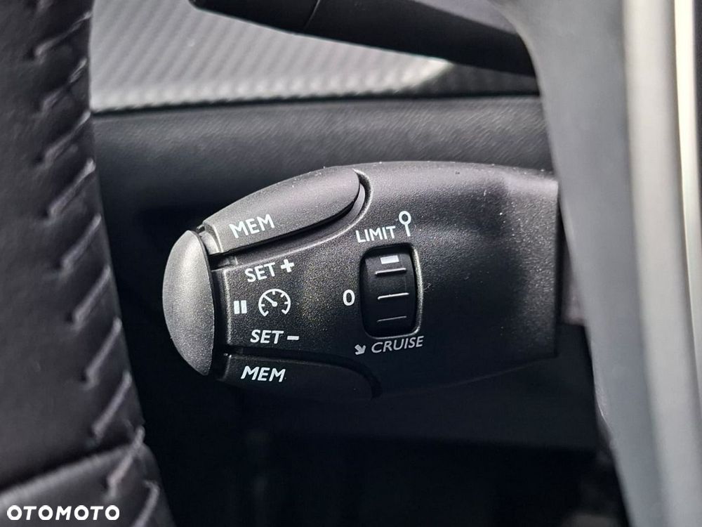 Peugeot 208 1.2 PureTech Allure S&S - 28
