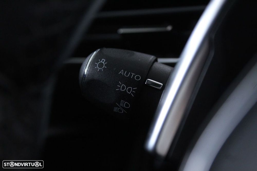 Peugeot 3008 1.5 BlueHDi Allure Pack EAT8 - 24