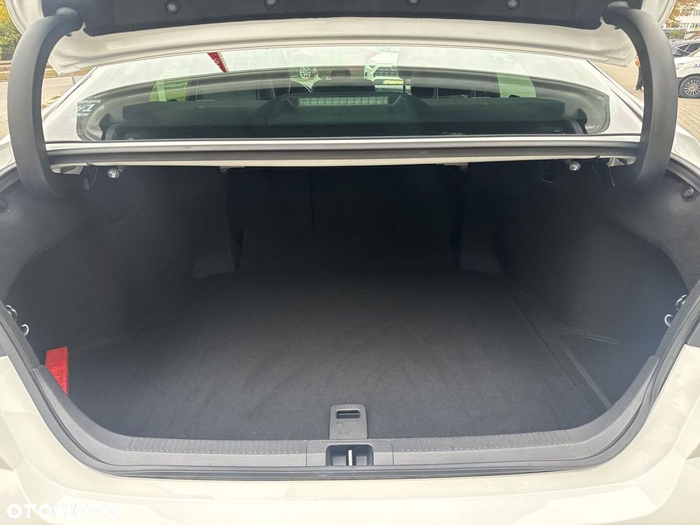 Toyota Camry - 14