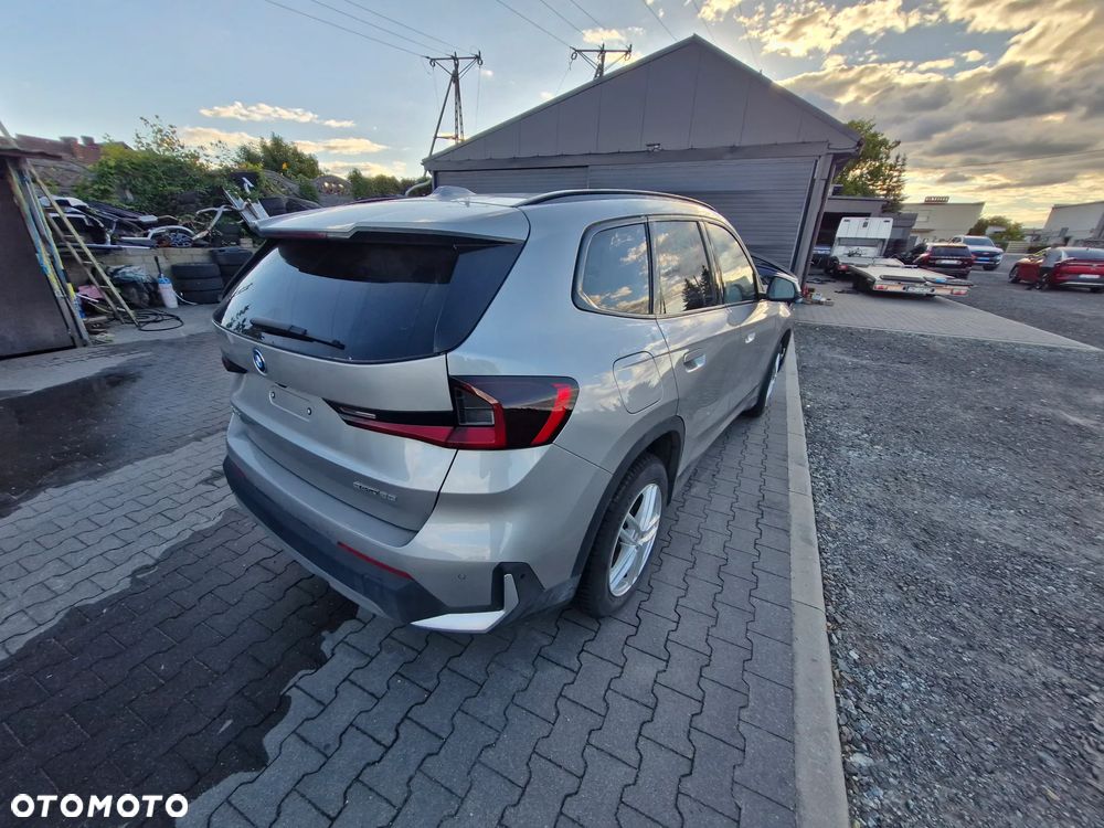BMW Ix1 2025 photo 4