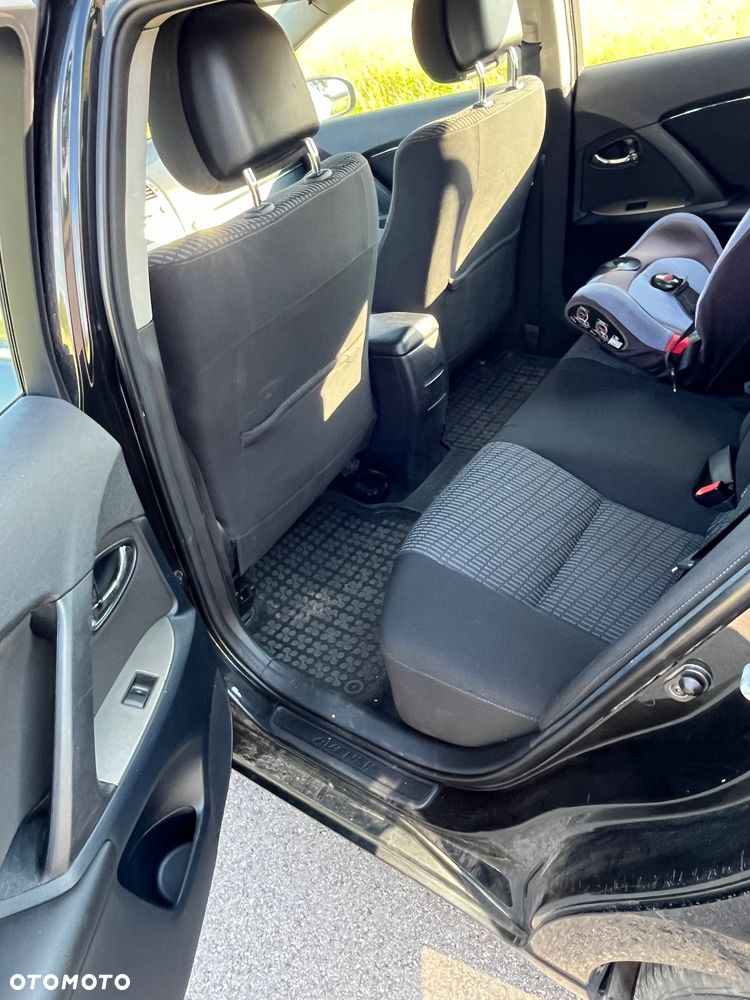 Toyota Avensis 2.0 D-4D Sol - 11