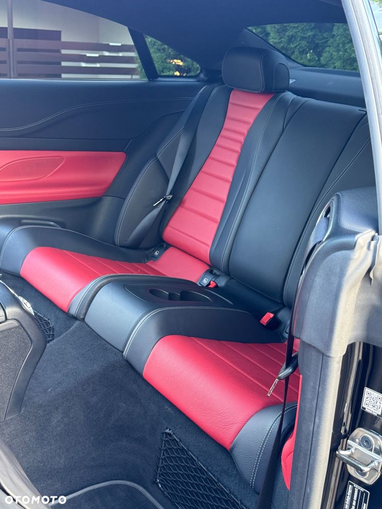 Mercedes-Benz Klasa E 300 9G-TRONIC - 26