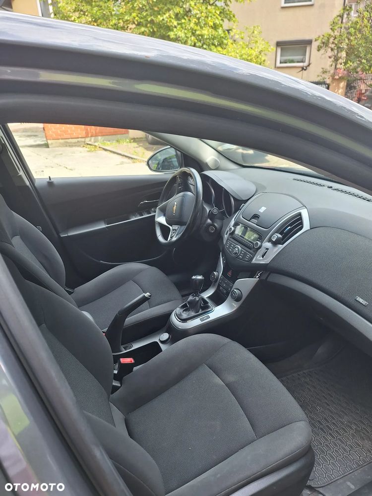 Chevrolet Cruze - 10