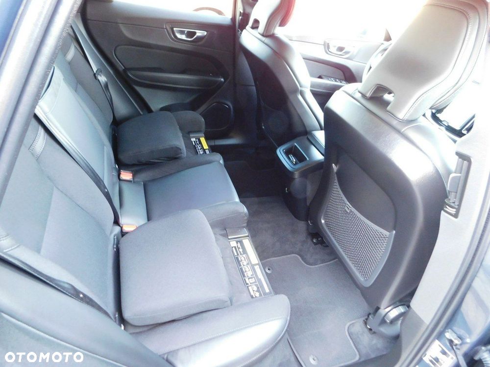 Volvo XC 60 D3 Momentum Pro - 9