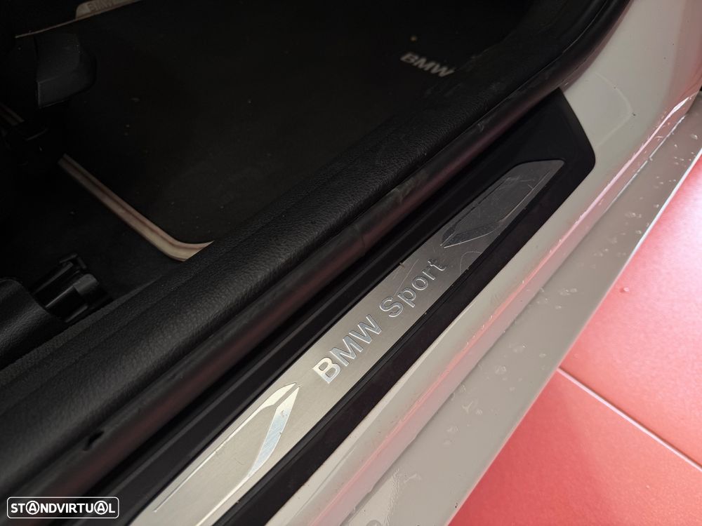 BMW 320 d Sport Line - 28