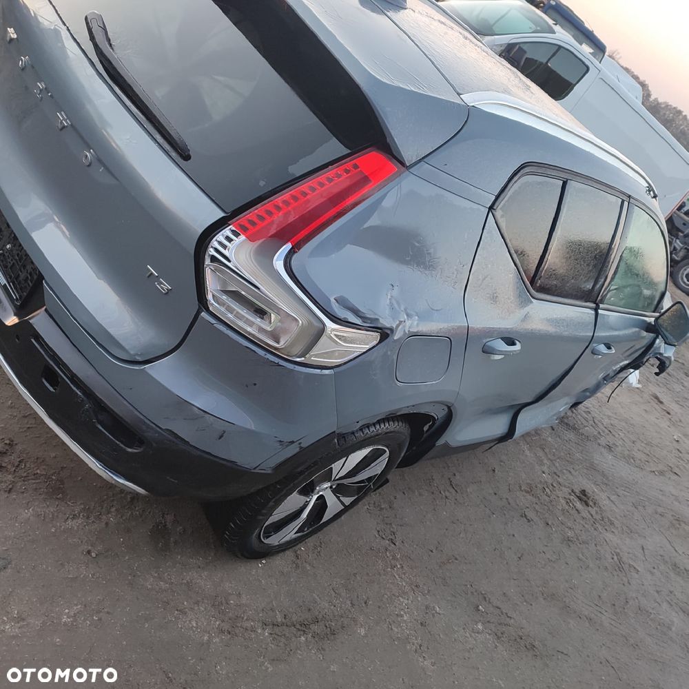 Volvo XC 40 - 11