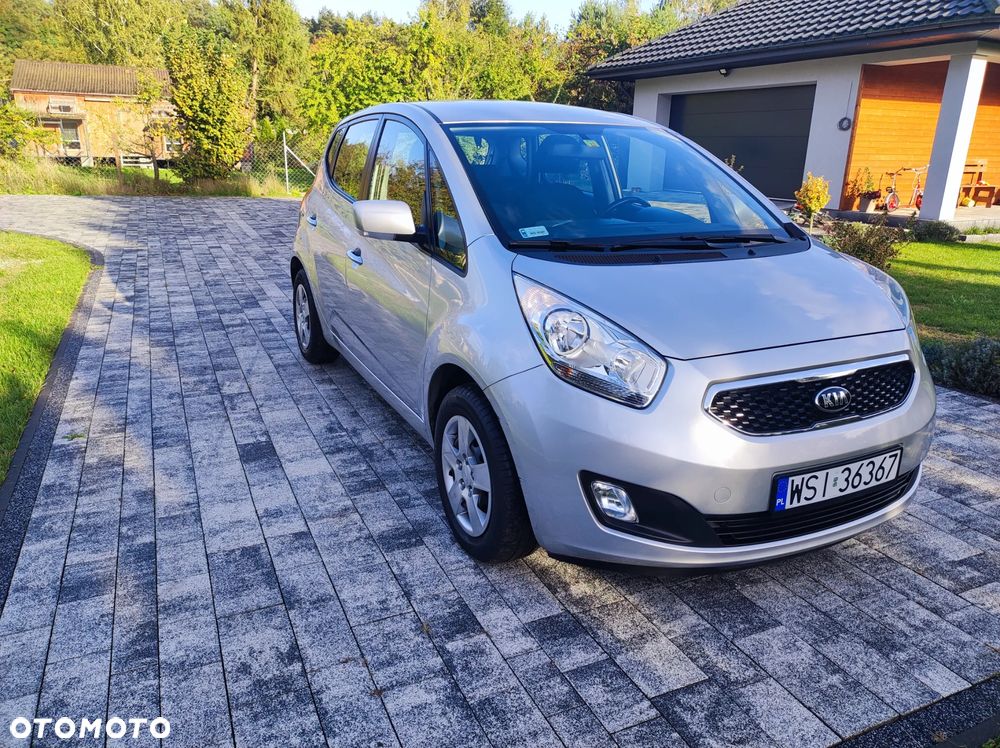 Kia Venga 1.6 L - 12