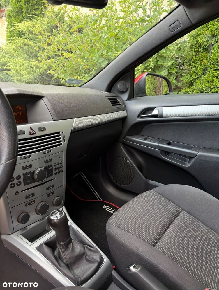 Opel Astra GTC 1.3 CDTI - 10