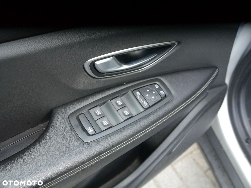 Renault Scenic TCe 140 GPF BUSINESS EDITION - 17