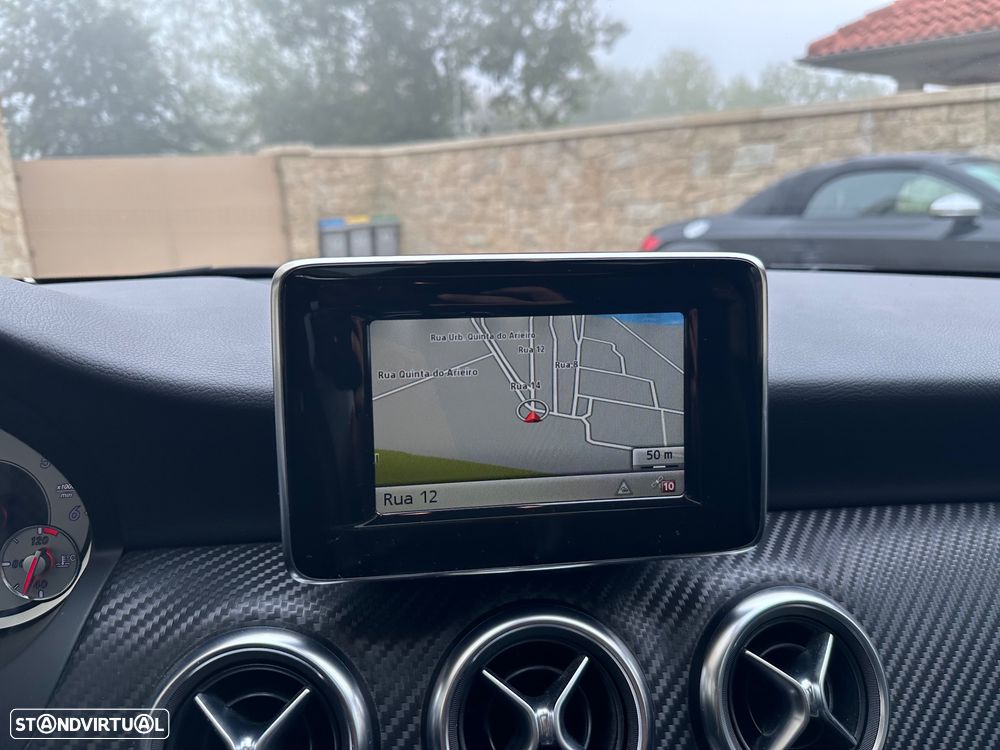 Mercedes-Benz A 180 d AMG Line - 12