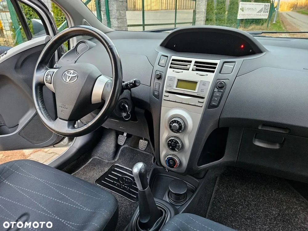 Toyota Yaris - 13