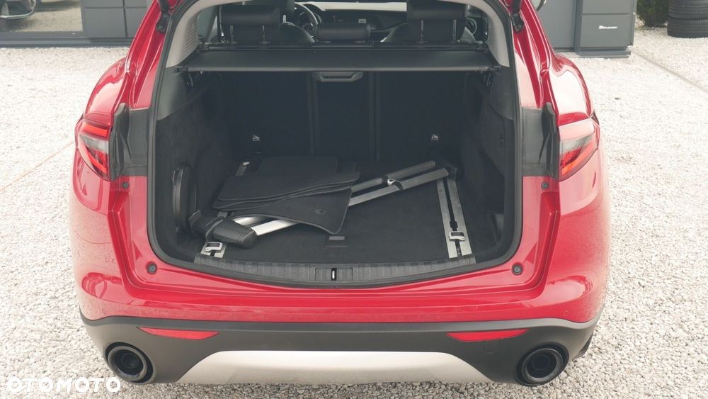 Alfa Romeo Stelvio - 33