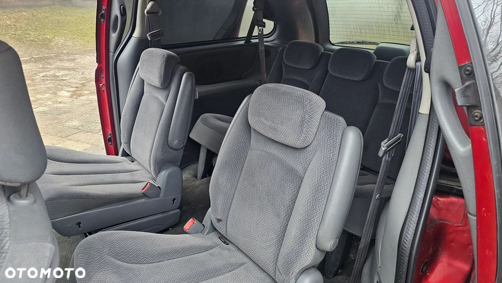 Chrysler Town & Country - 24