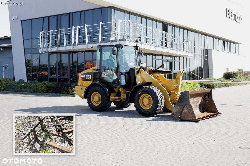 Caterpillar CAT 906M - 1