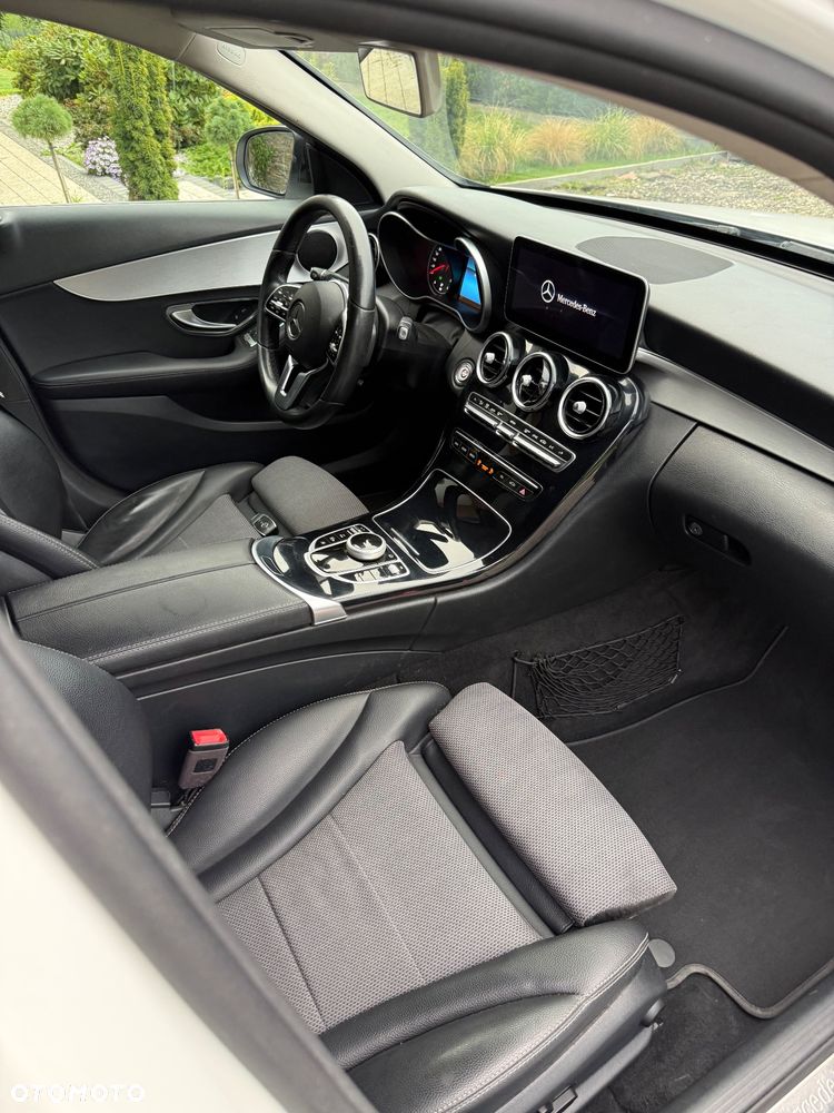 Mercedes-Benz Klasa C 220 d 4Matic 9G-TRONIC AMG Line - 16