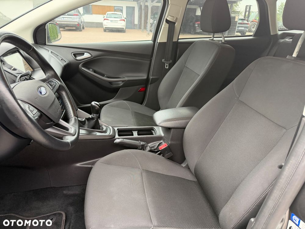 Ford Focus 1.0 EcoBoost Active Business - 16