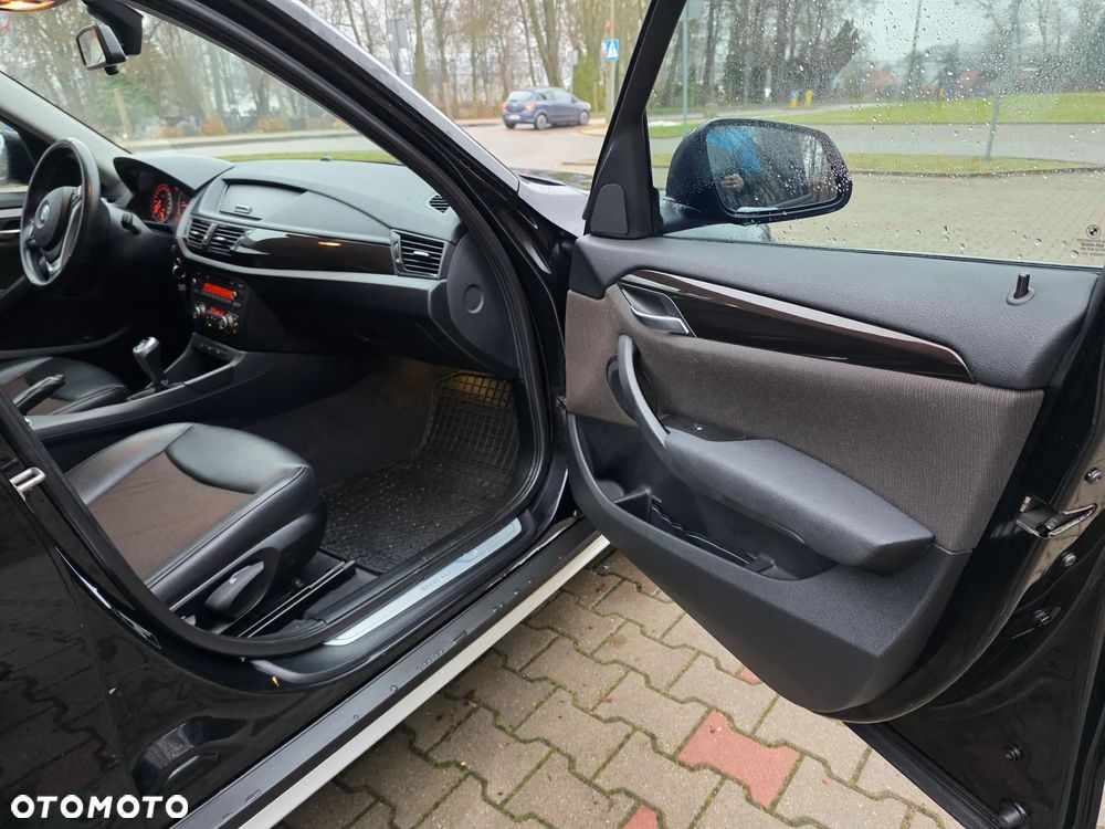 BMW X1 sDrive16d xLine - 25