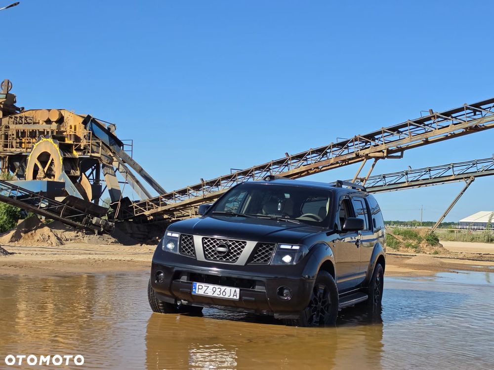 Nissan Pathfinder - 3