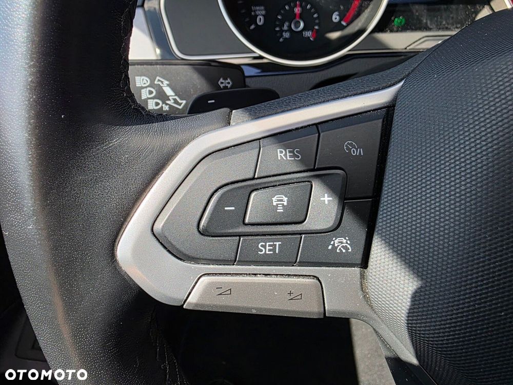 Volkswagen Passat - 15