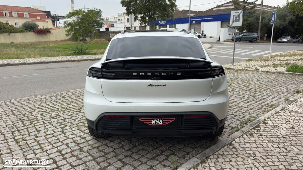 Porsche Macan Electric 4 - 6