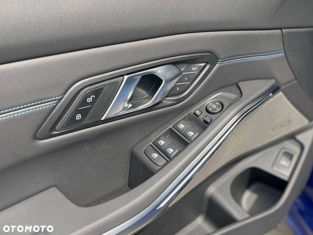 BMW Seria 3 - 16
