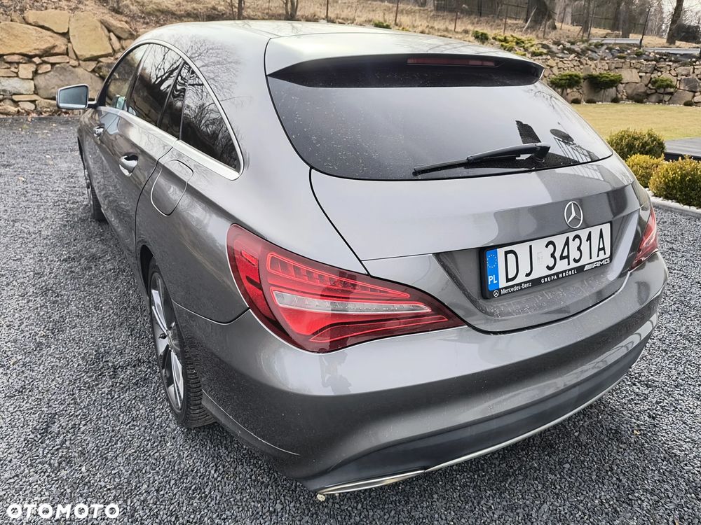 Mercedes-Benz CLA 180 7G-DCT UrbanStyle Edition - 10