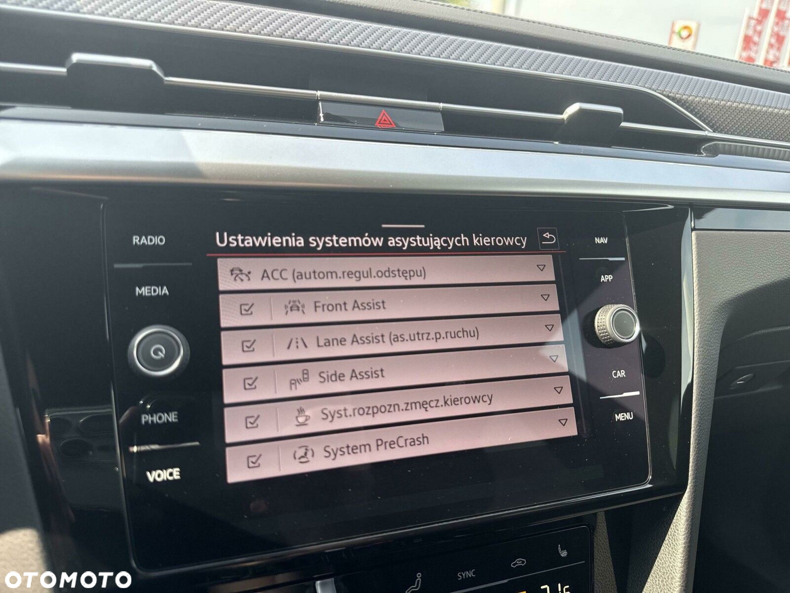 Volkswagen Arteon 2.0 TSI R-Line DSG - 22