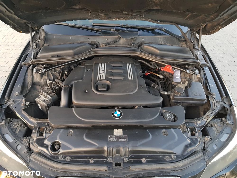 BMW Seria 5 520d - 34