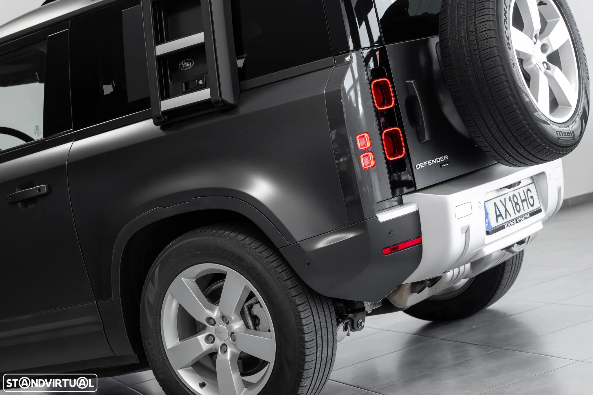 Land Rover Defender 3.0 D300 90 AWD X-Dynamic HSE - 7