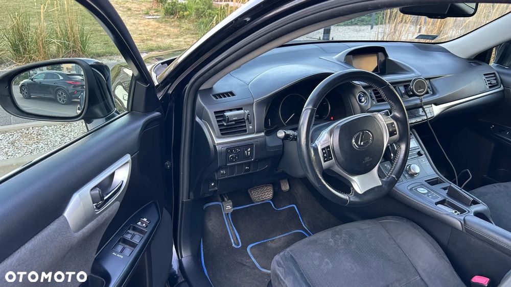 Lexus CT - 6