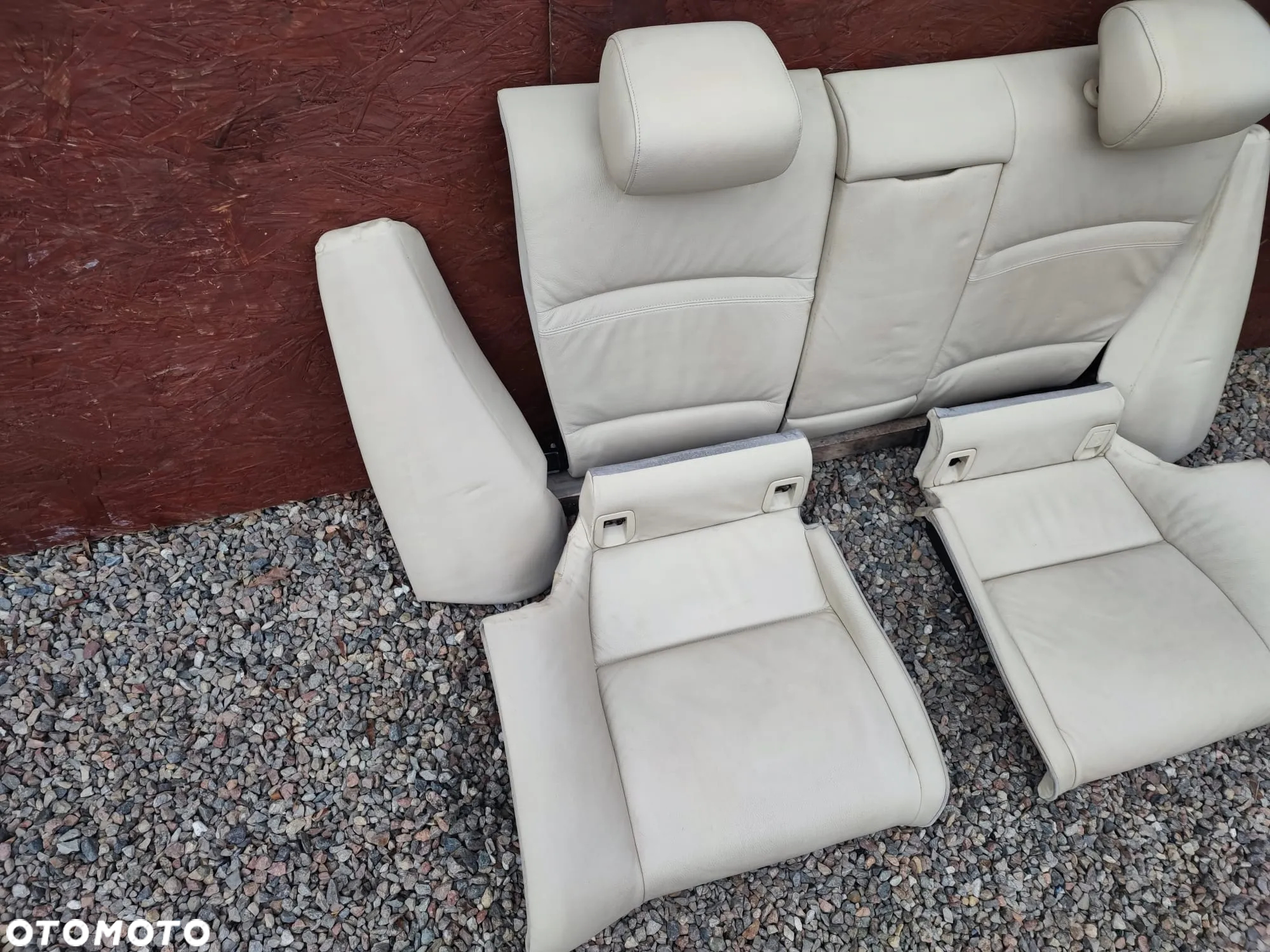 BMW E92 / E92 LCI. ORYGINALNY KOMPLET KANAPA TYŁ SKÓRA ( KOL. DAKOTA CREAMBEIGE ) + PODŁOKIETNIK Z CUP HOLDEREM. O NR: 6 972 943 / 6 972 940 / 6 972 935 OEM. W BARDZO DOBRYM STANIE TECHNICZNYM. - 5
