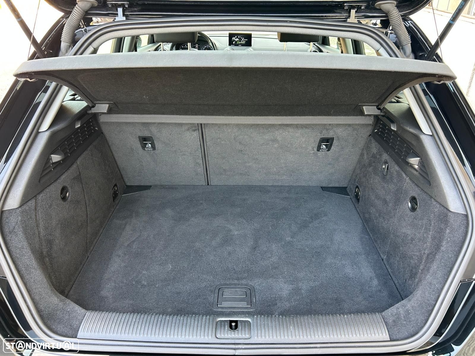 Audi A3 Sportback 1.6 TDI Attraction Ultra - 12