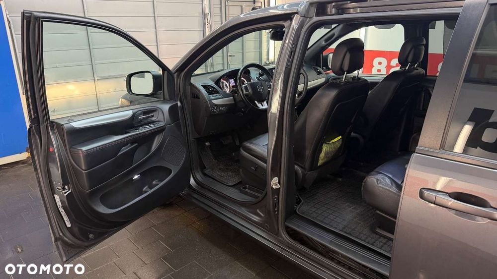 Dodge Grand Caravan - 19