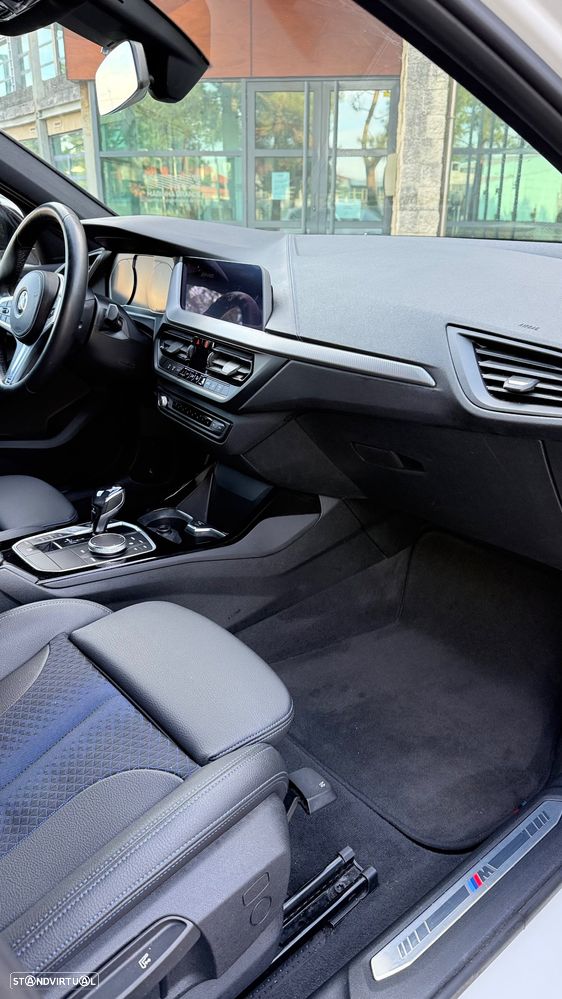 BMW 118 i Pack Desportivo M Auto - 40