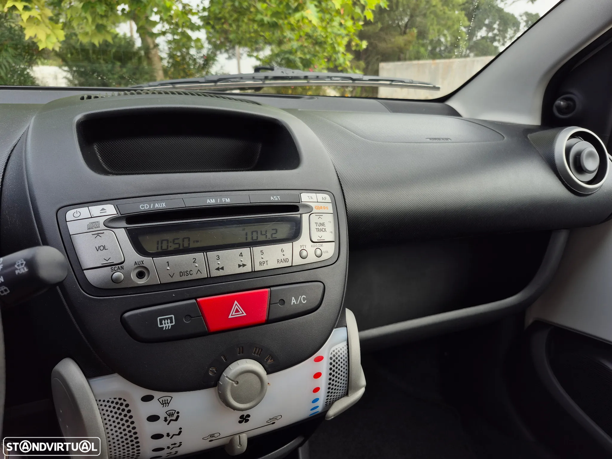 Peugeot 107 1.0 Trendy 2 Tronic - 12