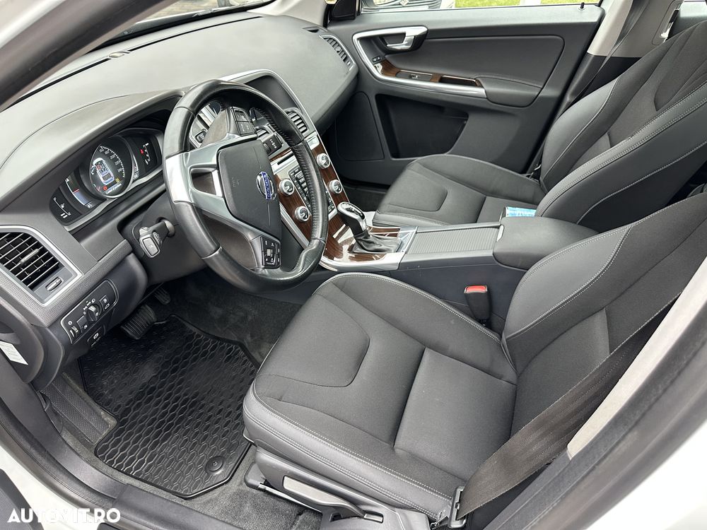 Volvo XC 60 D4 AWD Geartronic Summum - 8
