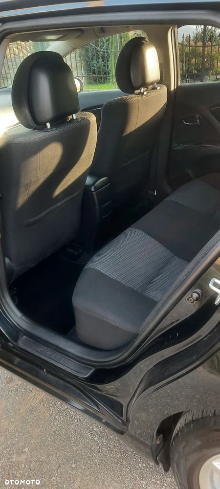 Toyota Avensis 1.6 Luna EU5 - 12