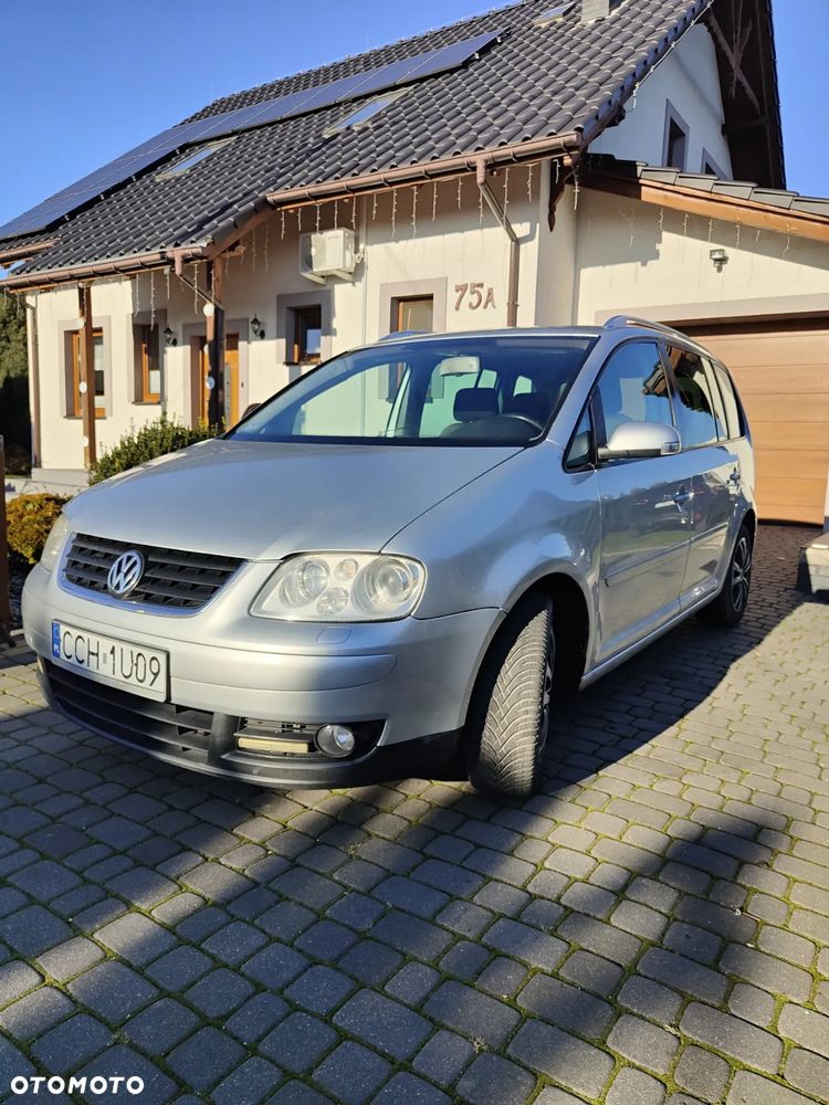 Volkswagen Touran 2.0 TDI DSG Highline - 2