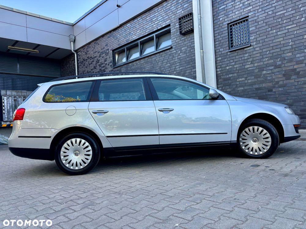Volkswagen Passat 2.0 TDI Trendline DSG - 15