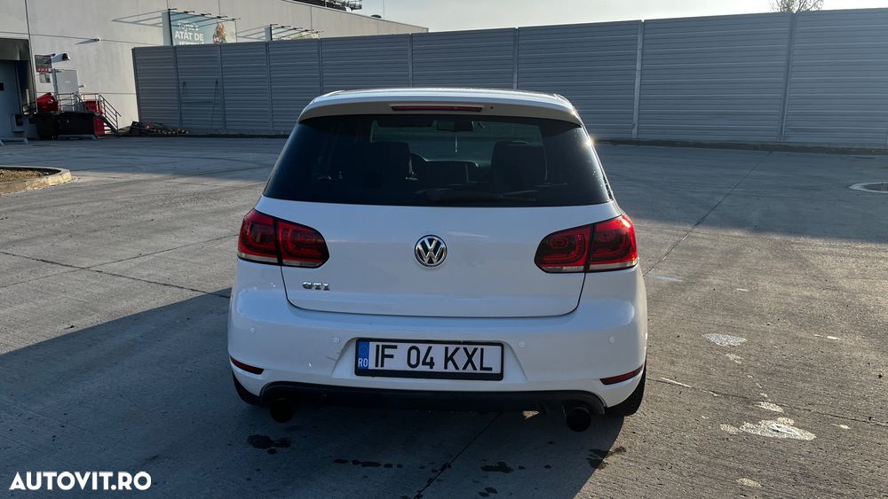 Volkswagen Golf - 5