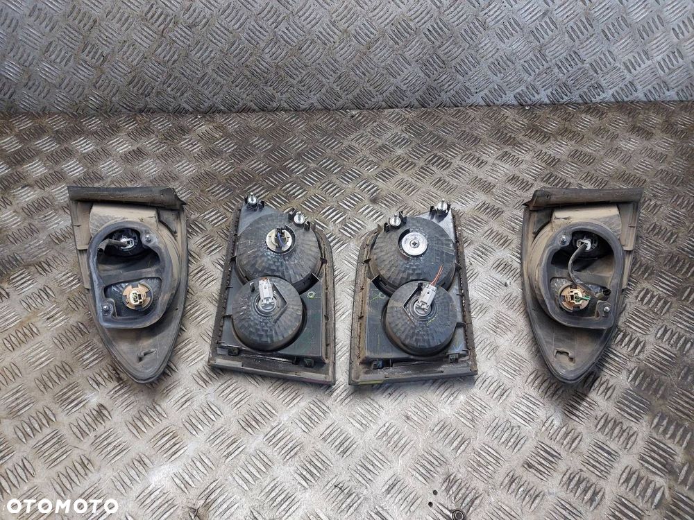 LAMPA LEWY TYŁ + PRAWY TYŁ W BŁOTNIK W KLAPĘ MAZDA 6 I GY KOMBI - 5
