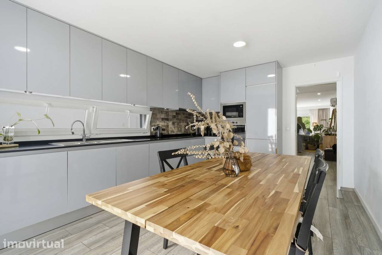 Moradia T3 + 1 contemporânea, numa Rua Sem Saída  – Fernão Ferro - Grande imagem: 5/45