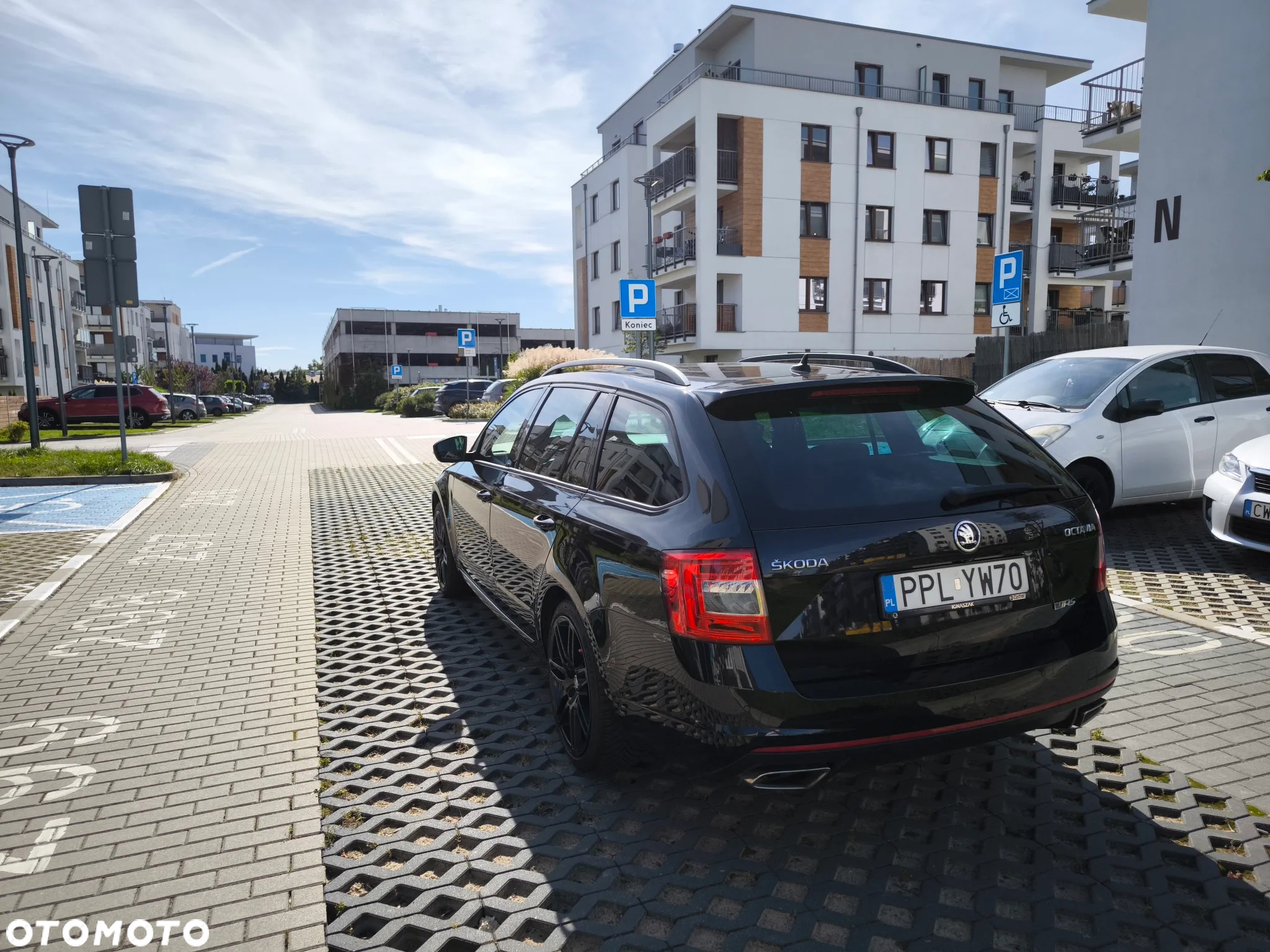 Skoda Octavia Combi 2.0 TDI DSG RS - 4