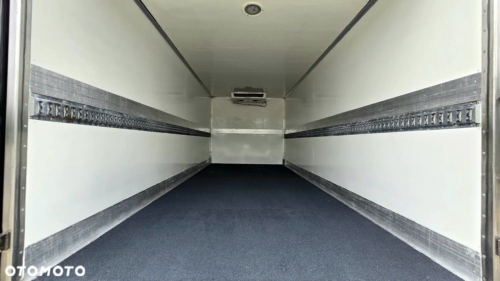 Iveco ❗️❗️DAILY 3.0 180KM 50C18 ❗️❗️ZABUDOWA IGLOOCAR 10 PALET / MROŹNIA -32 +32 / AGREGAT THERMOKING V300 MAX / AUTOMAT HI-MATIC / LAKIER METALIC / NAWIGACJA / TEMPOMAT ADAPTACYJNY / PODUSZKI PNEUMATYCZNE / GRUBA ŚCIANKA / WERSJA WZMOCNIONA / SALON POLSKA / FULL LED / MAKSYMALNA DOSTĘPNA OPCJA WYPOSAŻENIA❗❗ STAN - JAK NOWY ❗️ - 36
