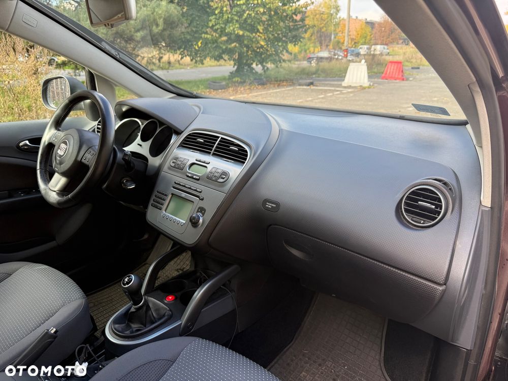 Seat Altea XL 1.6 Stylance - 24