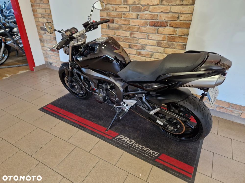 Yamaha FZ6 - 24
