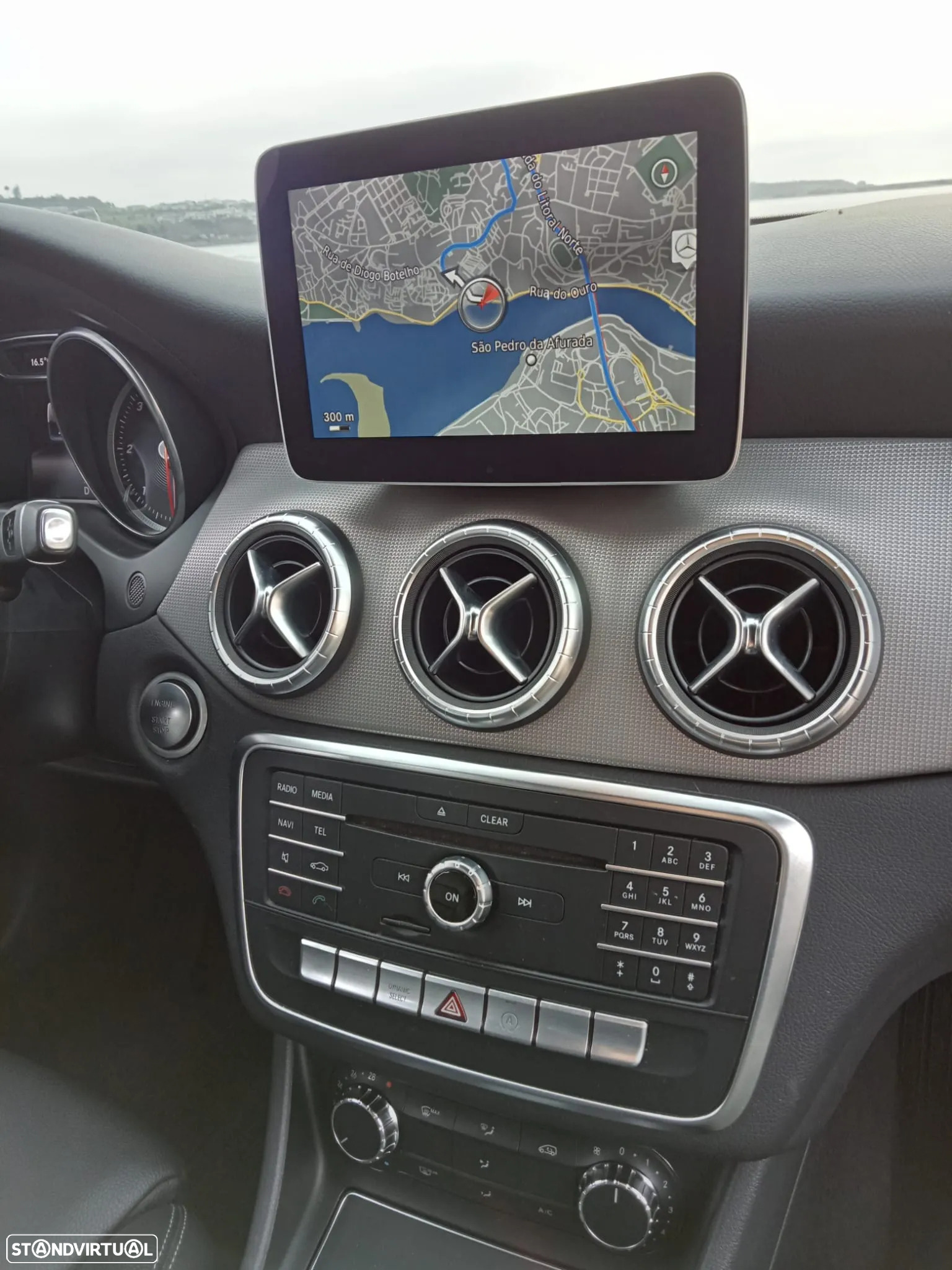 Mercedes-Benz CLA 180 Shooting Brake d 7G-DCT Urban - 16