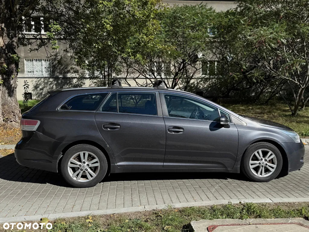 Toyota Avensis - 3