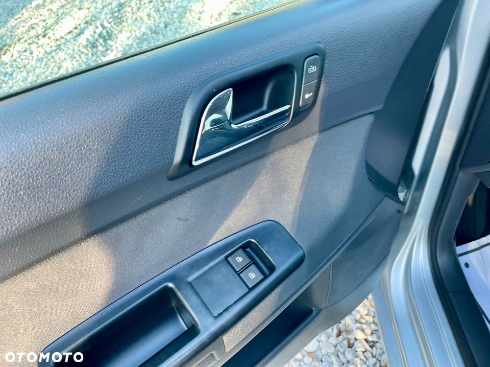 Volkswagen Polo - 32