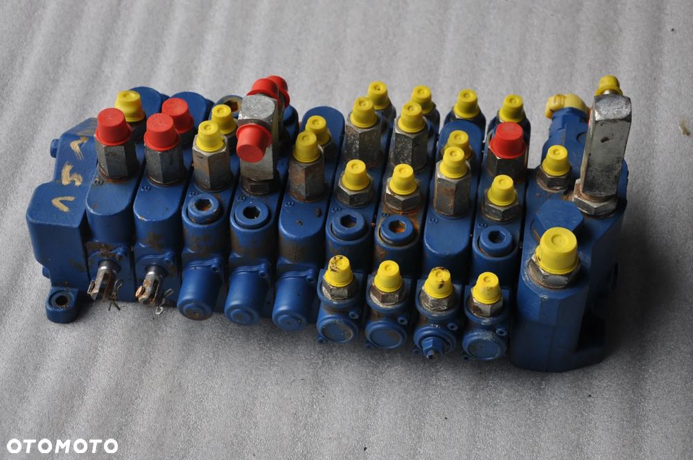 Rozdzielacz Hydrauliczny yanmar SV 15 R900404371 - 2